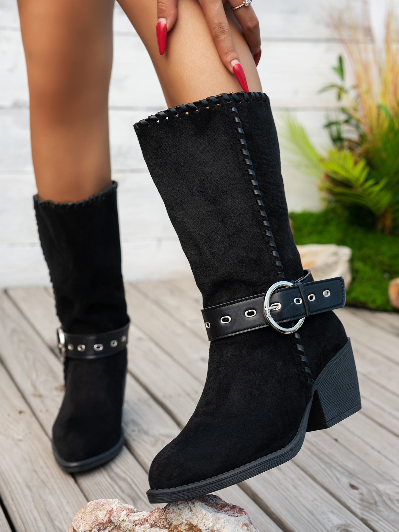 Bottes Tendances à Bout Pointu – Style Mi-Mollet avec Boucle